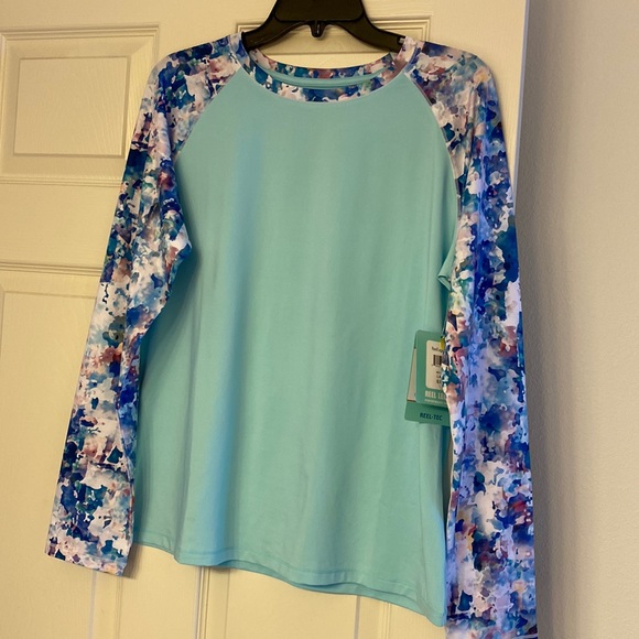 Reel Legends Tops - Reel Legends Performance Outfitter.       Size Large.  NWOT